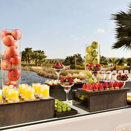 索维拉莫加多尔索菲特高尔夫酒店及水疗中心 外观 照片 A buffet at a resort