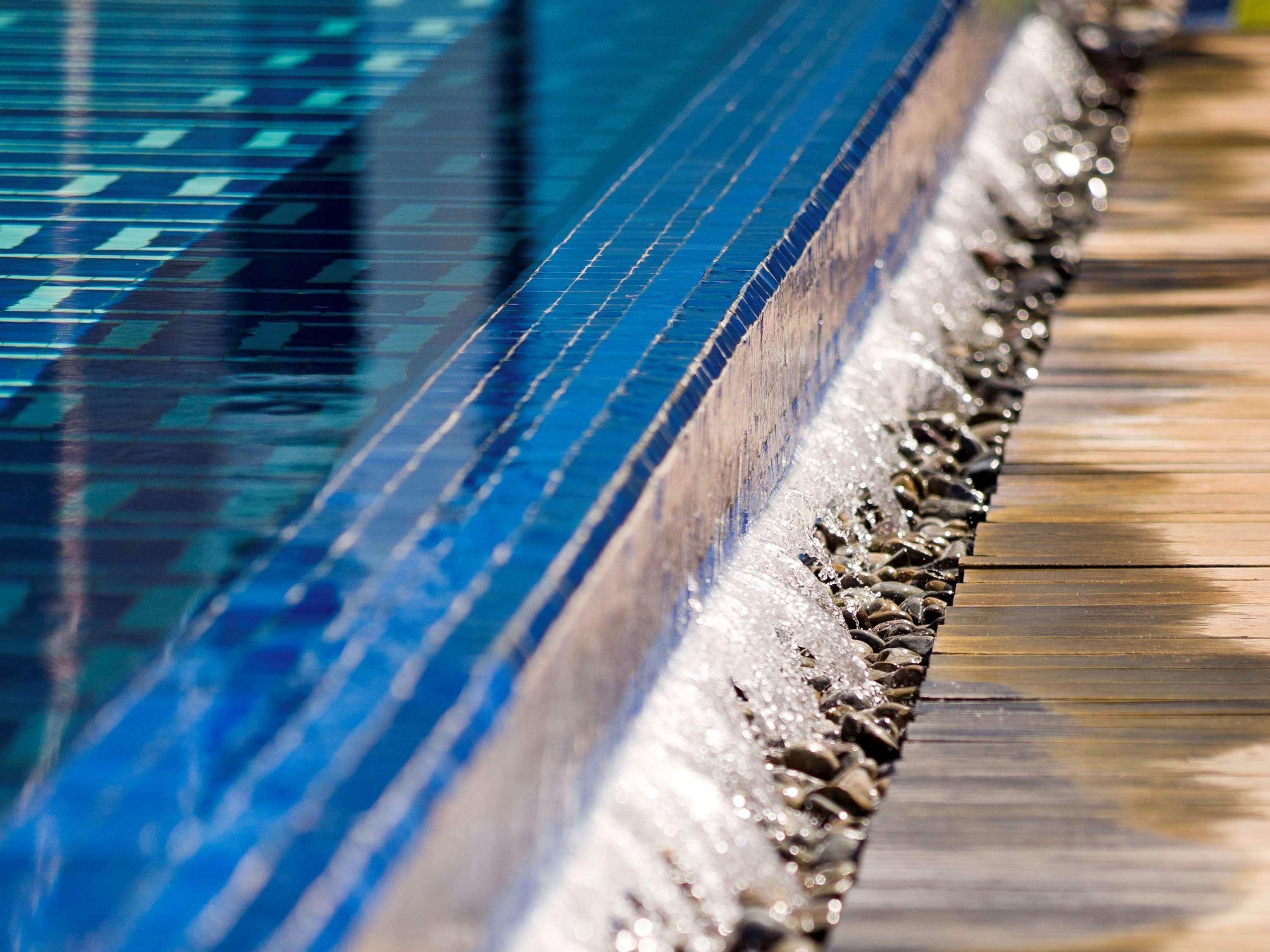 索维拉莫加多尔索菲特高尔夫酒店及水疗中心 外观 照片 A swimming pool overflow