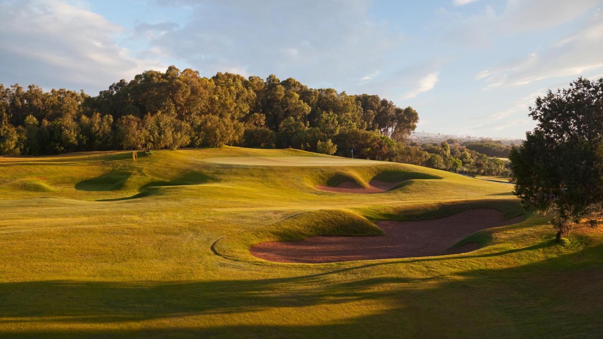 索维拉莫加多尔索菲特高尔夫酒店及水疗中心 外观 照片 The 18th hole at the 2007 Open Championship